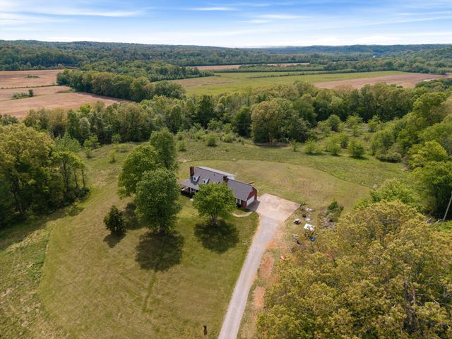 4870 Morrow Rd, Woodlawn, TN 37191