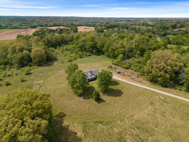 4870 Morrow Rd, Woodlawn, TN 37191
