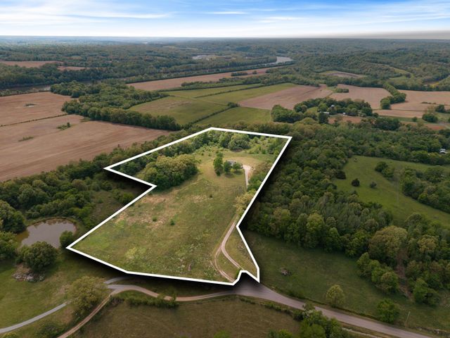 4870 Morrow Rd, Woodlawn, TN 37191
