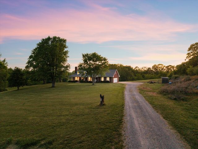4870 Morrow Rd, Woodlawn, TN 37191