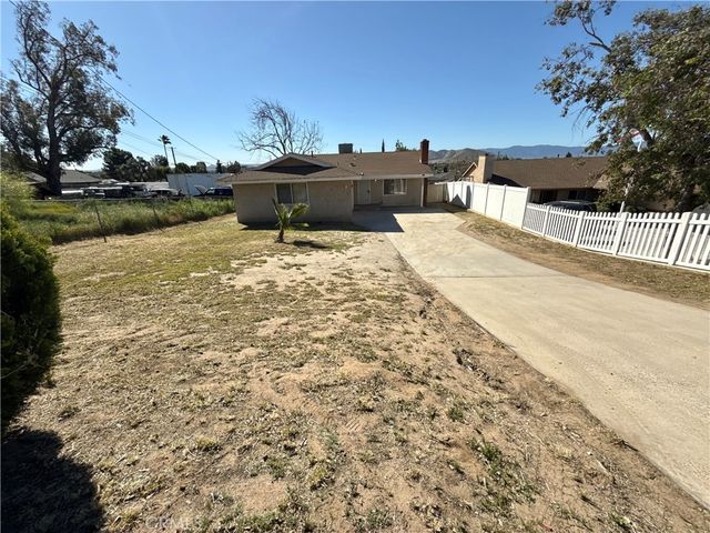 9920 Jurupa, Jurupa Valley, CA 92509