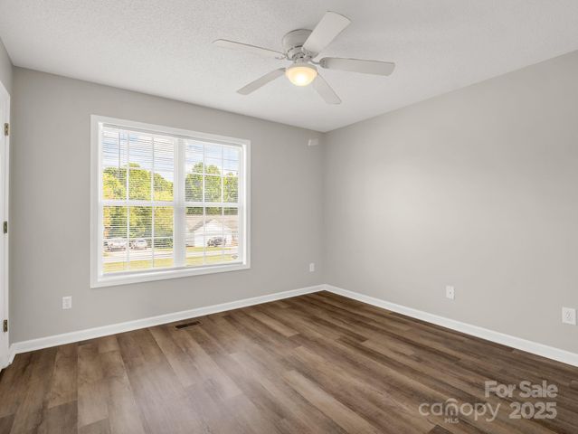 1643 Flag Lane, Vale, NC 28168