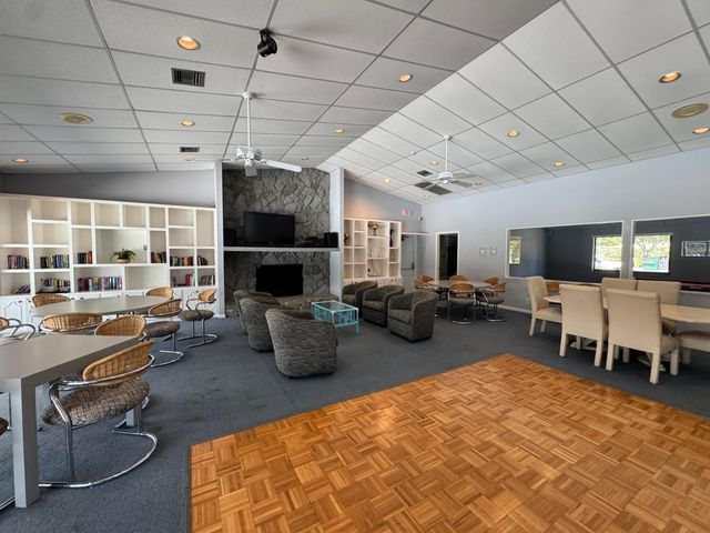 2840 Casa Way 201, Delray Beach, FL 33445