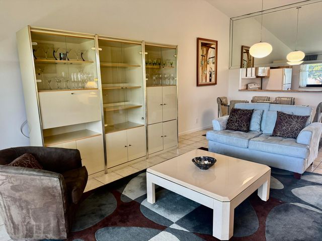 2840 Casa Way 201, Delray Beach, FL 33445