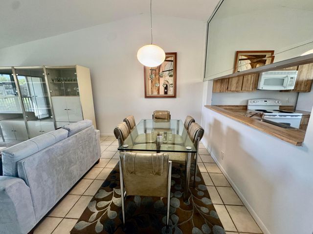 2840 Casa Way 201, Delray Beach, FL 33445