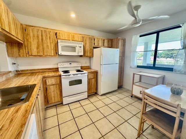 2840 Casa Way 201, Delray Beach, FL 33445