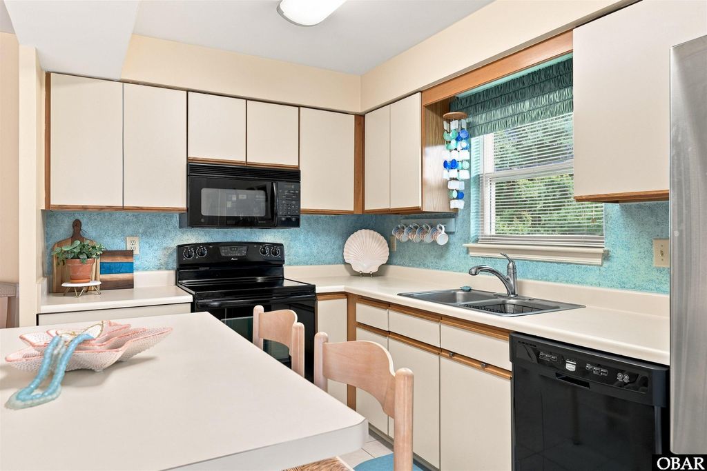 Image 12 of property listing at 607 Angler Way Unit 607, Kitty Hawk, NC 27949