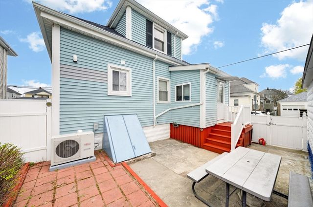 82 Princeton St, New Bedford, MA 02745
