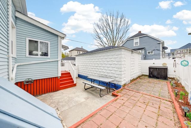 82 Princeton St, New Bedford, MA 02745