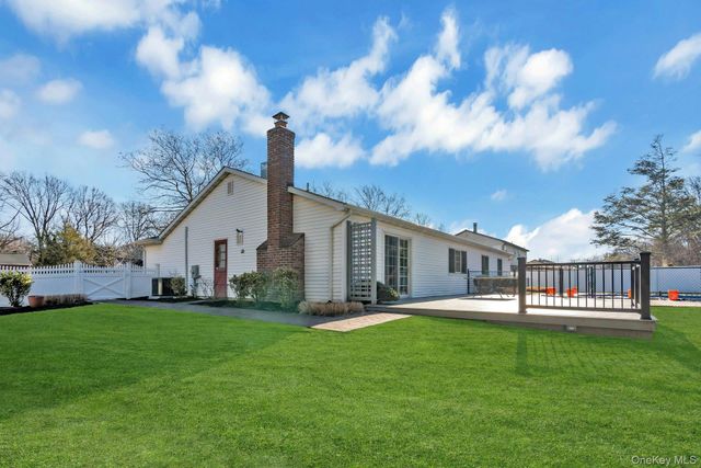 84 Strathmore Village Drive, South Setauket, NY 11720