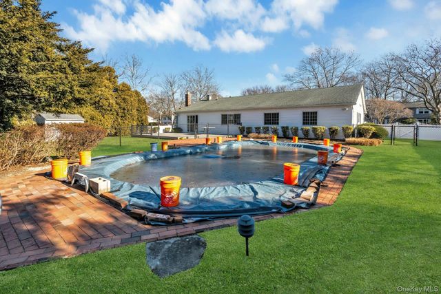 84 Strathmore Village Drive, South Setauket, NY 11720