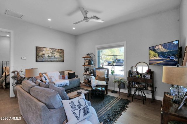 27330 N 69TH Street, Scottsdale, AZ 85266