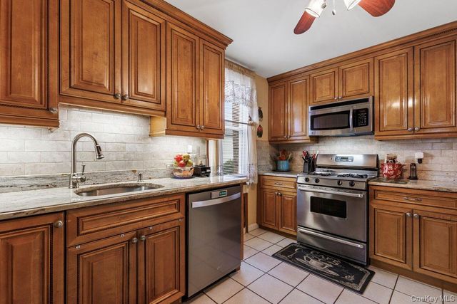 285 First Street, Yonkers, NY 10704