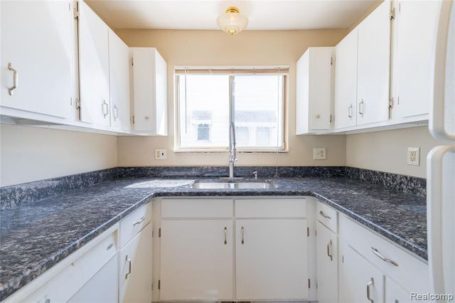 569 Hendrickson Boulevard, Clawson, MI 48017