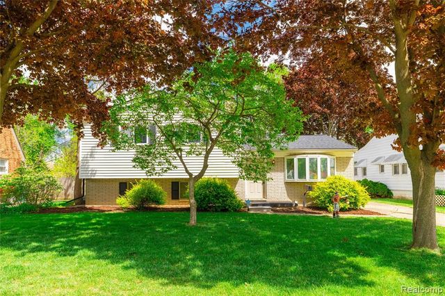 569 Hendrickson Boulevard, Clawson, MI 48017