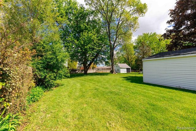569 Hendrickson Boulevard, Clawson, MI 48017