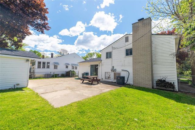 569 Hendrickson Boulevard, Clawson, MI 48017
