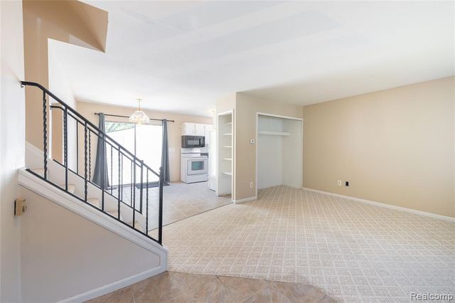 569 Hendrickson Boulevard, Clawson, MI 48017