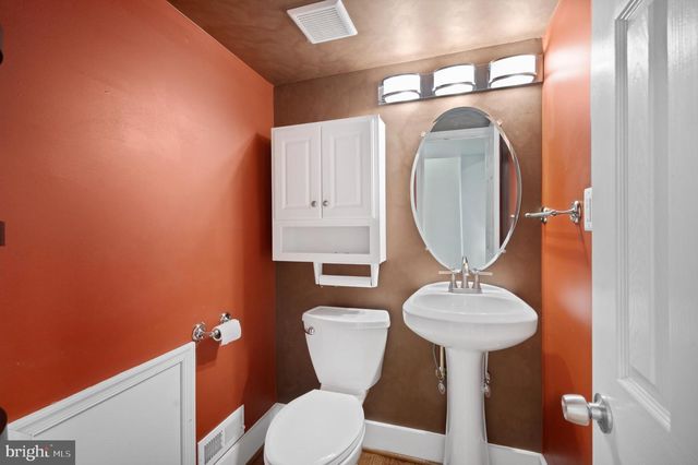 1315 W WASHINGTON ST W, Harpers Ferry, WV 25425