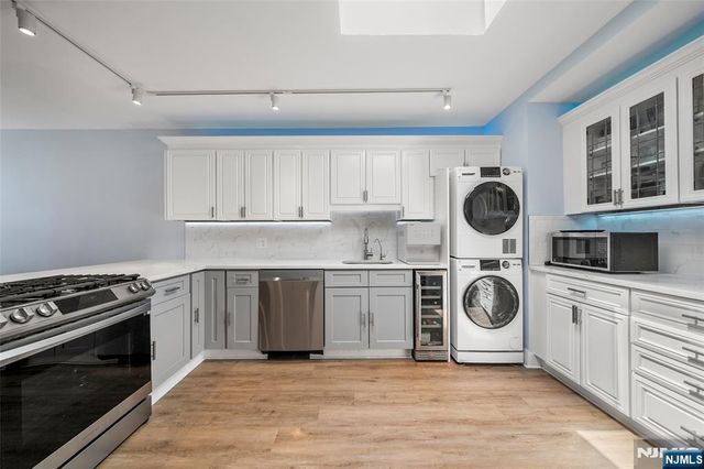 2 Horizon Road PH 2, Fort Lee, NJ 07024