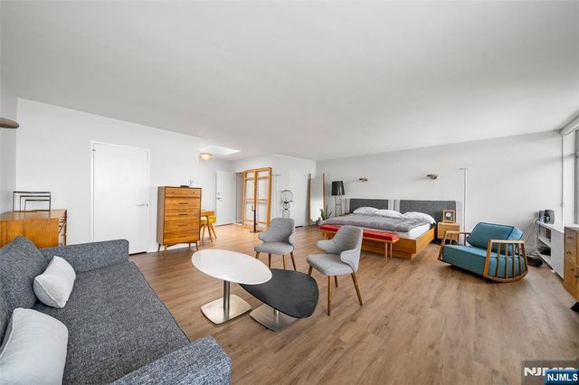 2 Horizon Road PH 2, Fort Lee, NJ 07024