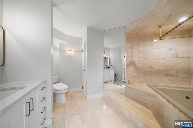 2 Horizon Road PH 2, Fort Lee, NJ 07024