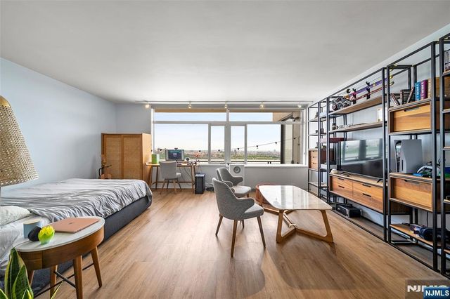 2 Horizon Road PH 2, Fort Lee, NJ 07024