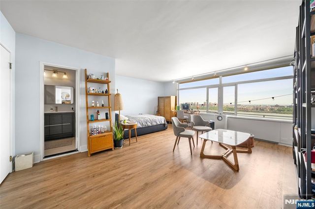 2 Horizon Road PH 2, Fort Lee, NJ 07024