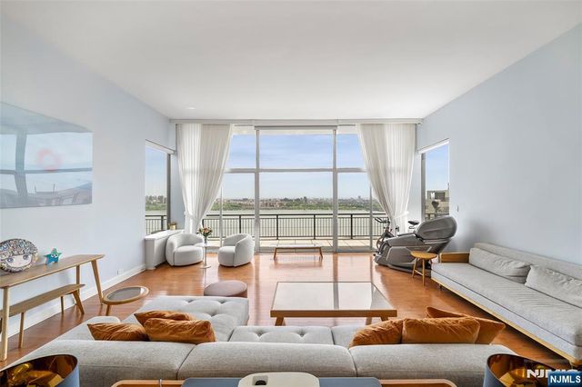 2 Horizon Road PH 2, Fort Lee, NJ 07024