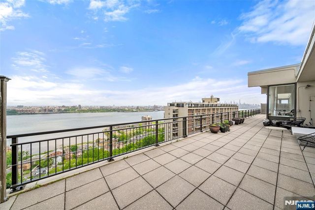 2 Horizon Road PH 2, Fort Lee, NJ 07024