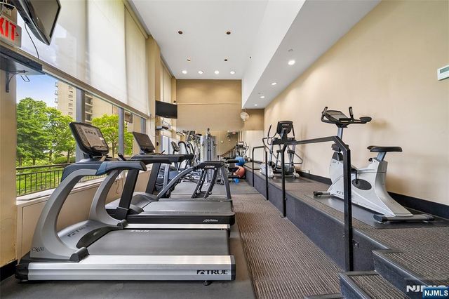 2 Horizon Road PH 2, Fort Lee, NJ 07024