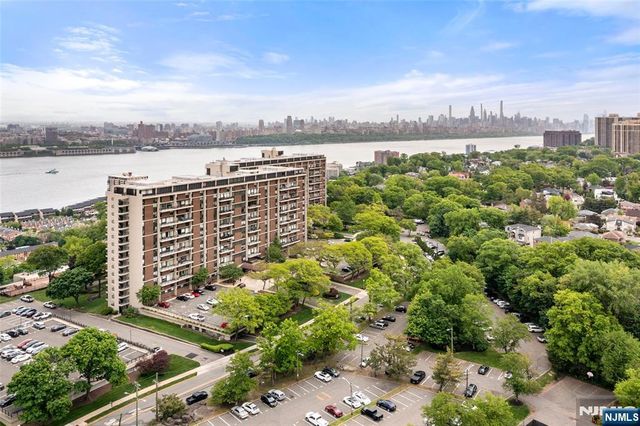 2 Horizon Road PH 2, Fort Lee, NJ 07024