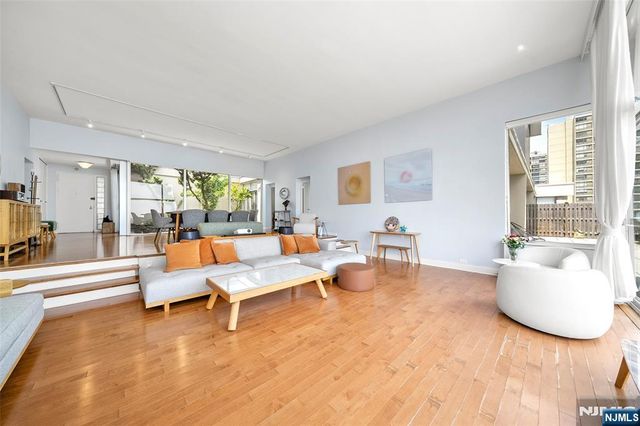 2 Horizon Road PH 2, Fort Lee, NJ 07024