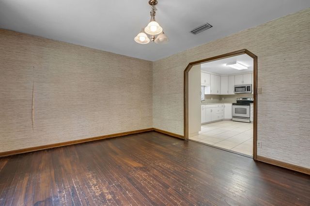 3765 Lakeview Drive, Tallahassee, FL 32310