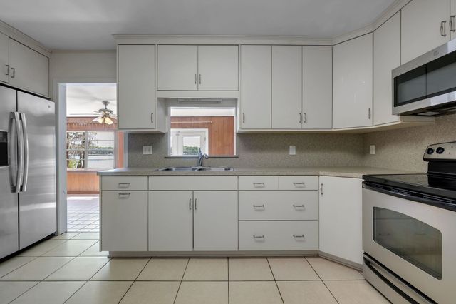 3765 Lakeview Drive, Tallahassee, FL 32310