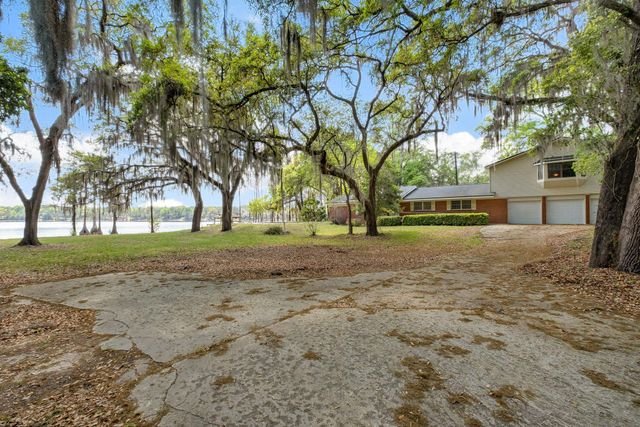 3765 Lakeview Drive, Tallahassee, FL 32310