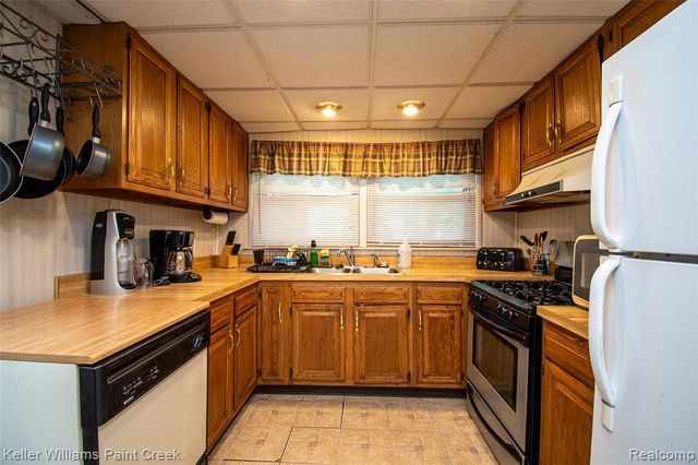 9376 Dixie, Redford, MI 48239