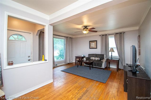 9376 Dixie, Redford, MI 48239