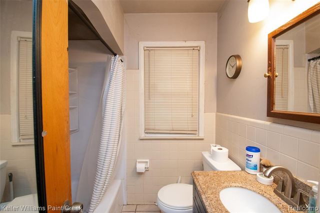 9376 Dixie, Redford, MI 48239