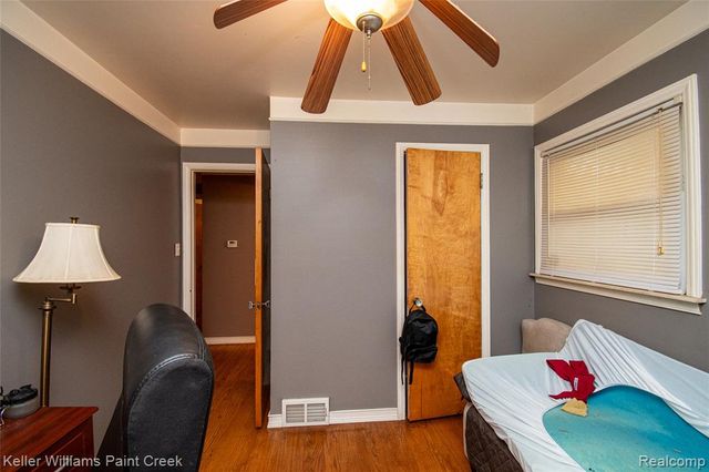 9376 Dixie, Redford, MI 48239