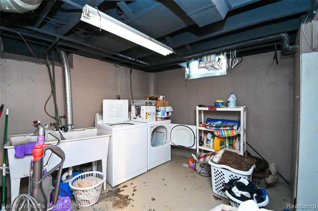 9376 Dixie, Redford, MI 48239