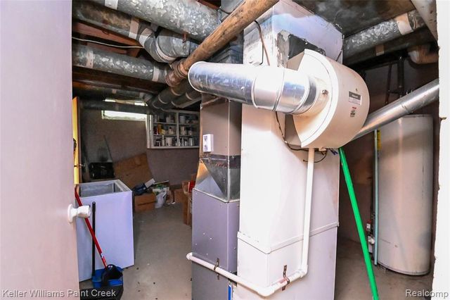 9376 Dixie, Redford, MI 48239