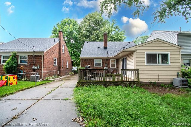 9376 Dixie, Redford, MI 48239