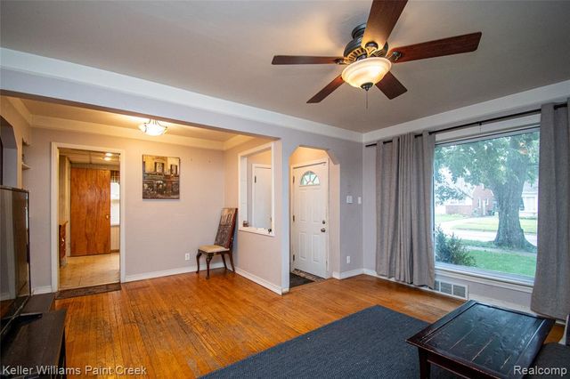 9376 Dixie, Redford, MI 48239