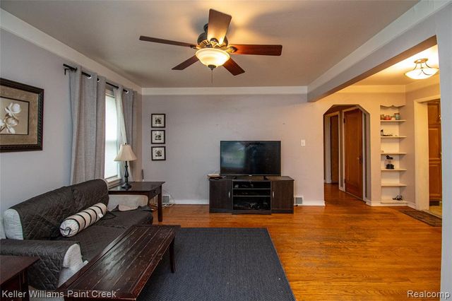 9376 Dixie, Redford, MI 48239