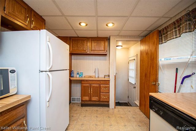 9376 Dixie, Redford, MI 48239