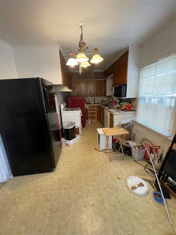 2216 SW 21st Street, Oklahoma City, OK 73108