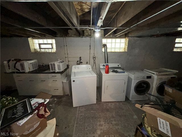 1305 W 106th Street, Cleveland, OH 44102