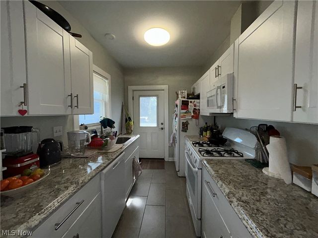 1305 W 106th Street, Cleveland, OH 44102