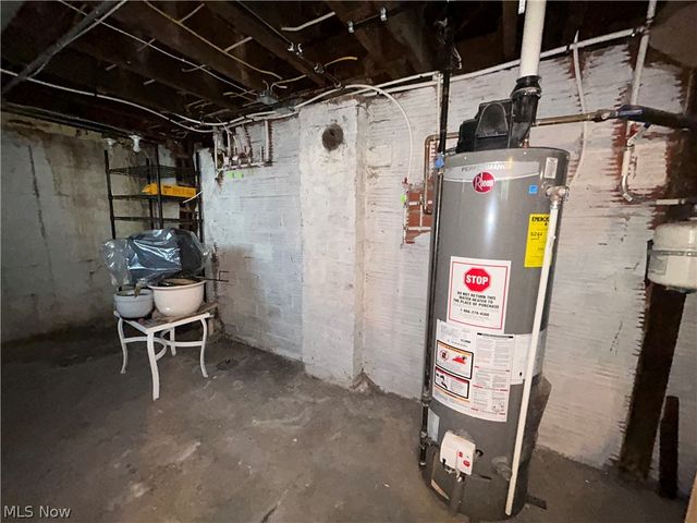 1305 W 106th Street, Cleveland, OH 44102